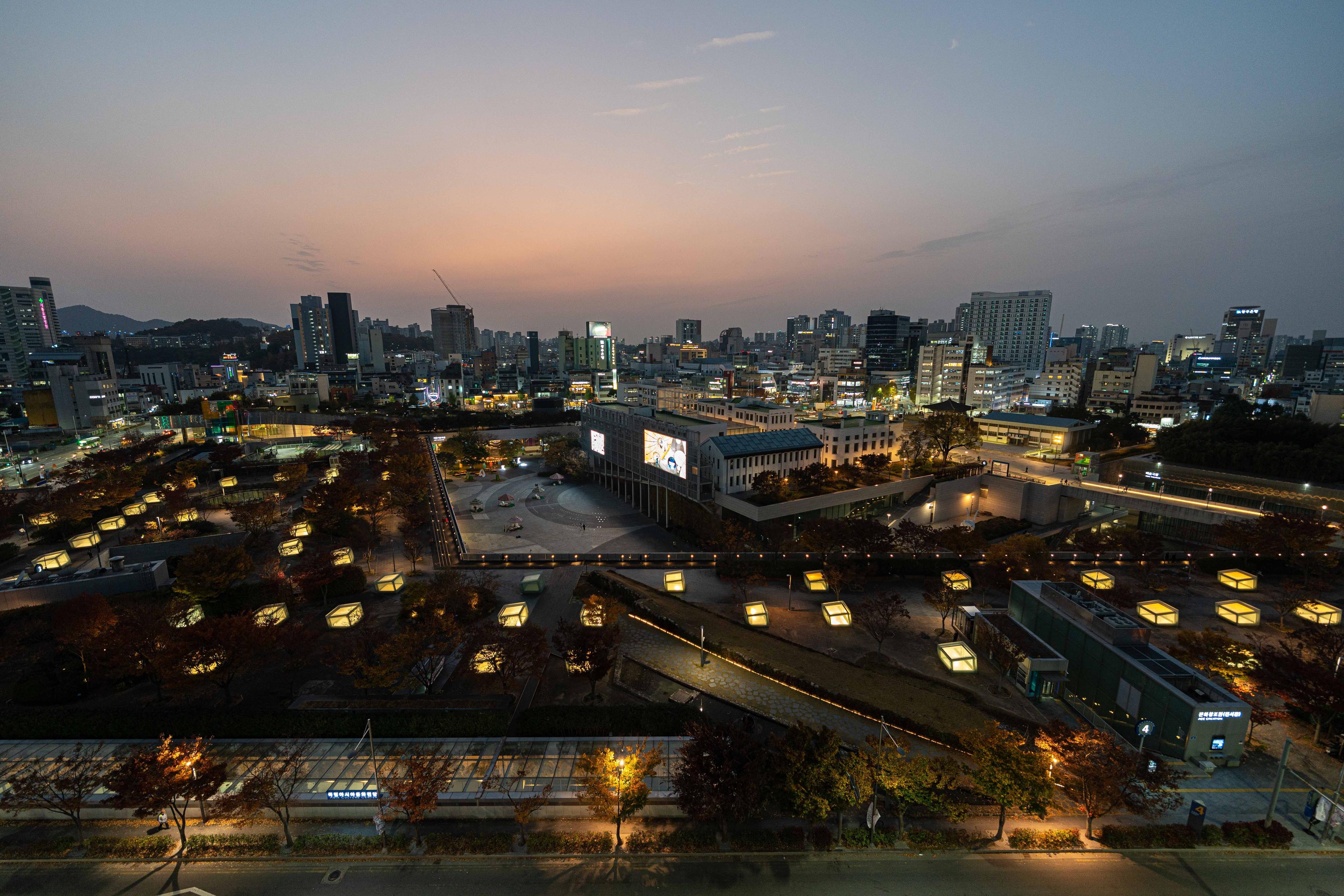 Gwangju City Drive: Korea's Democracy City, Food Capital & Art Scene