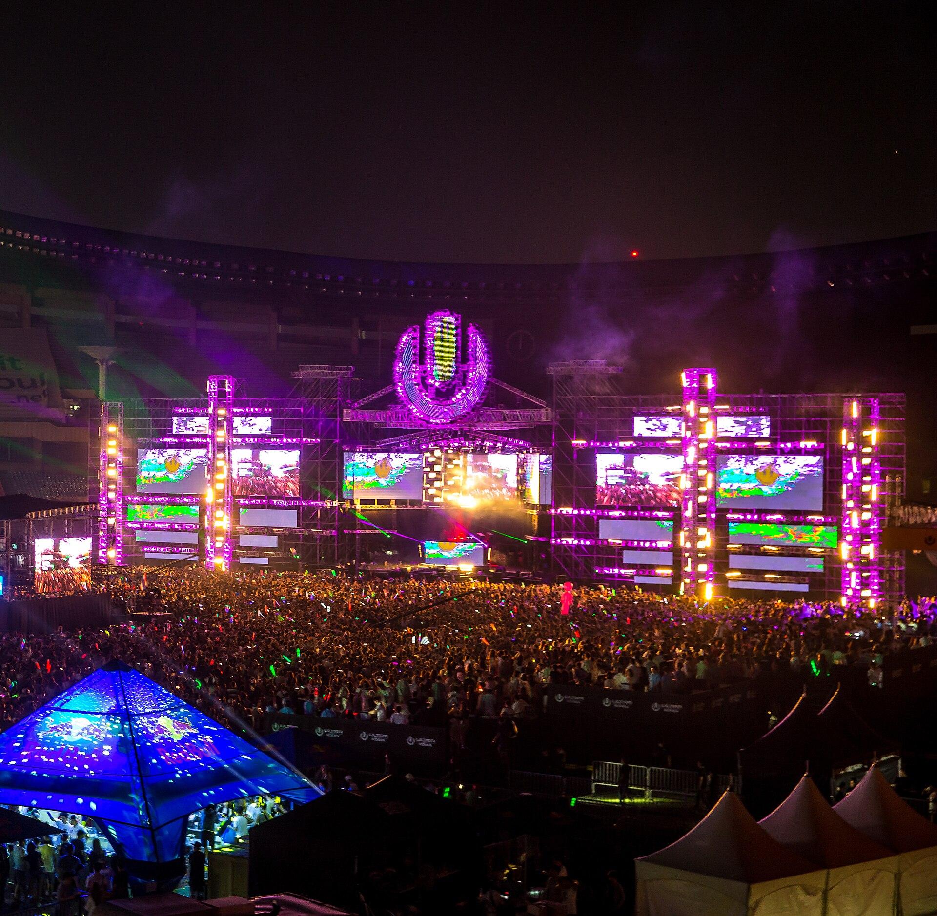 Ultra Korea EDM festival main stage lights and crowd