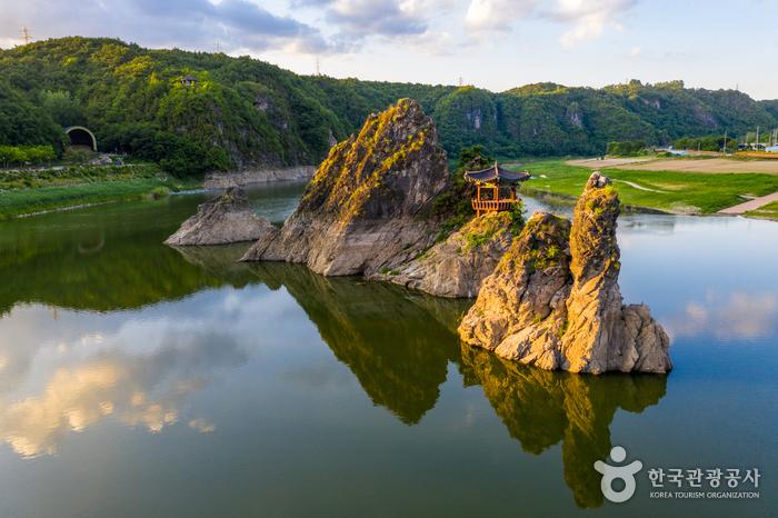 Danyang Day Trip from Seoul by Car: Caves, Cliffs & the South Han River