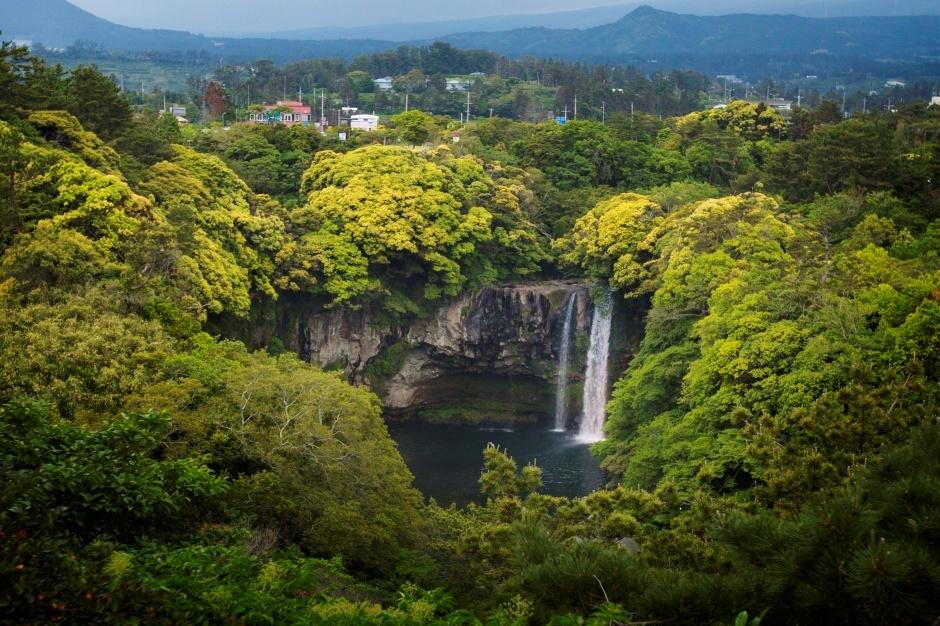 Korea's Best Waterfalls: A Complete Summer Driving Guide